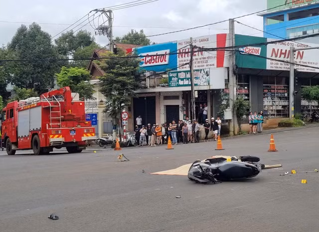 Xe máy và xe cứu hỏa xảy ra tai nạn khiến một thanh niên tử vong tại chỗ