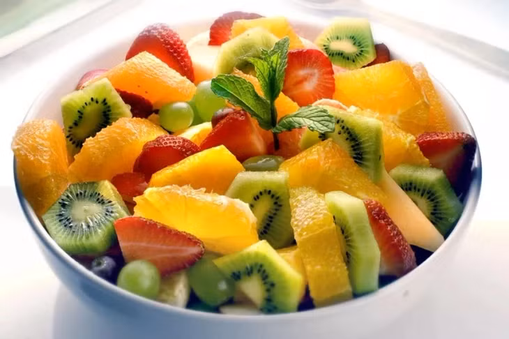 Thực phẩm cũng là nguồn bổ sung collagen tự nhiên tốt cho làn da. Ảnh: Thespruceeats.