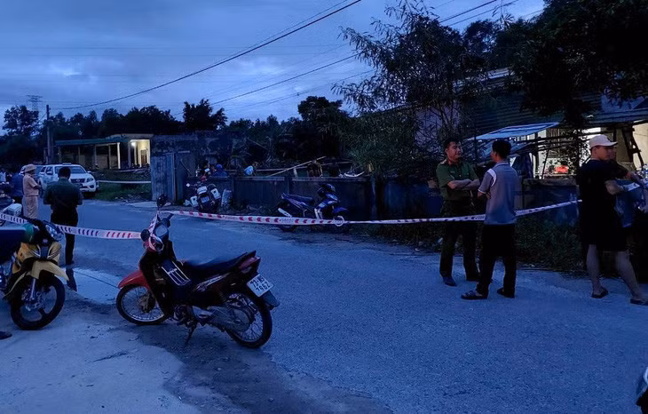 Hiện trường nơi xảy ra vụ chém nhau khiến một cụ ông U70 chết tại chỗ - Ảnh: M.P