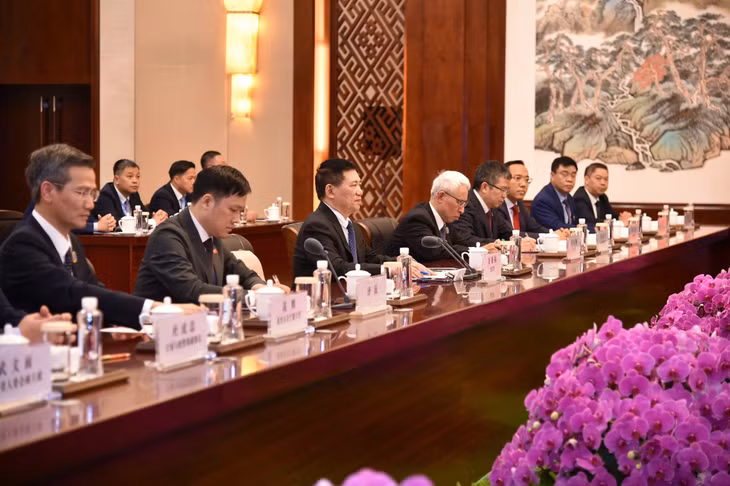 Phó Thủ tướng Hồ Đức Phớc đề nghị hai bên tích cực phối hợp, triển khai hiệu quả các cơ chế trao đổi quan trọng giữa hai Đảng, hai nước trong thời gian tới. 