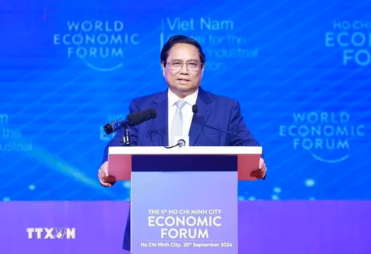Thủ tướng Phạm Minh Chính phát biểu tại Phiên Đối thoại chính sách giữa Thủ tướng Chính phủ và các tập đoàn lớn trong nước và quốc tế. (Ảnh: Dương Giang/TTXVN)