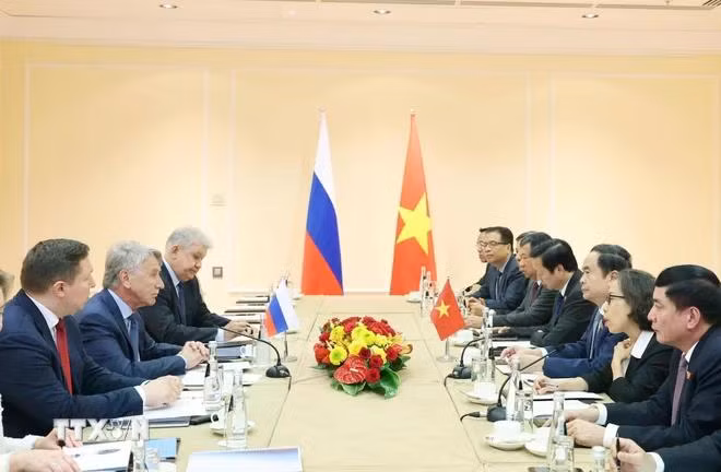 Chủ tịch Quốc hội Trần Thanh Mẫn tiếp ông Leonid Minkhelson, Chủ tịch Hội đồng quản trị Tập đoàn Novatek. (Ảnh: Thống Nhất/TTXVN)