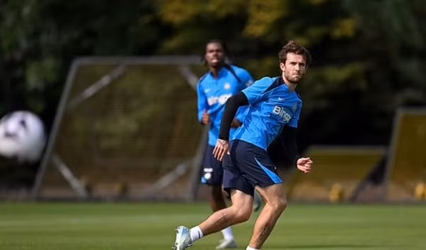 Chilwell trong màu áo Chelsea.