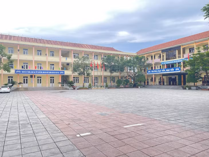 Cơ sở vật chất của Trường THCS Mạo Khê 2 (phường Mạo Khê) đảm bảo đón học sinh trở lại sau những thiệt hại do cơn bão số 3 gây ra.