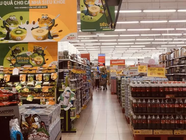 Chỉ số giá tiêu dùng các tháng đầu năm nay có xu hướng tăng/giảm đan xen, tương đồng với quy luật tiêu dùng trước, trong và sau Tết Nguyên đán. (Ảnh: Vietnam+)