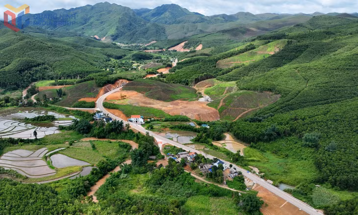Đường tỉnh 342 đoạn qua xã Ba Chẽ được hoàn thành đưa vào sử dụng, góp phần tạo không gian kết nối vùng, phát triển kinh tế - xã hội.