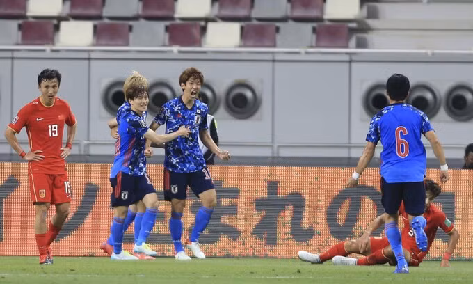 Osako giúp Nhật Bản giành chiến thắng đầu tiên ở vòng loại thứ ba World Cup 2020. Ảnh: Nikkan.