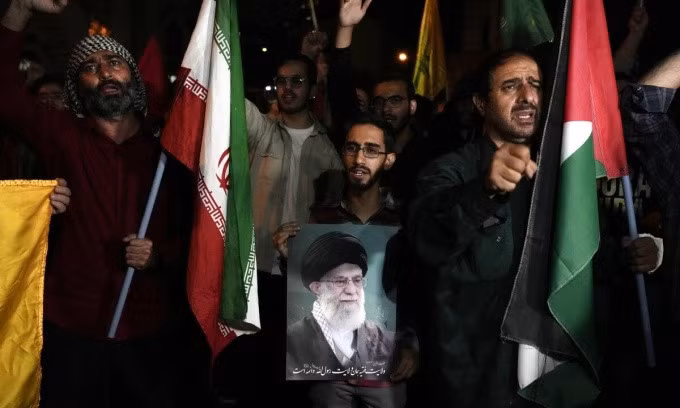 Người dân Iran tham gia một cuộc biểu tình chống Israel ở thủ đô Tehran hồi tháng 9. Ảnh: AP