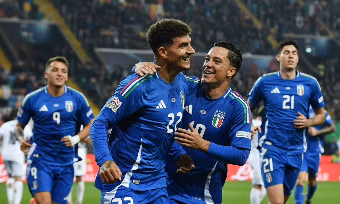 Hậu vệ Giovanni Di Lorenzo mừng bàn cho Italy trong trận gặp Israel trên sân Friuli, thành phố Udine, xứ Friuli-Venezia Giulia, Italy, tối 14/10/2024. Ảnh: Reuters