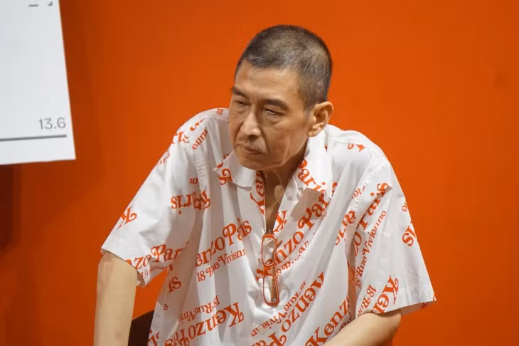 Lê Thiết Cương trong buổi ra mắt cuốn sách Trò chuyện với hội họa của ông hồi tháng 5 - Ảnh: T.ĐIỂU