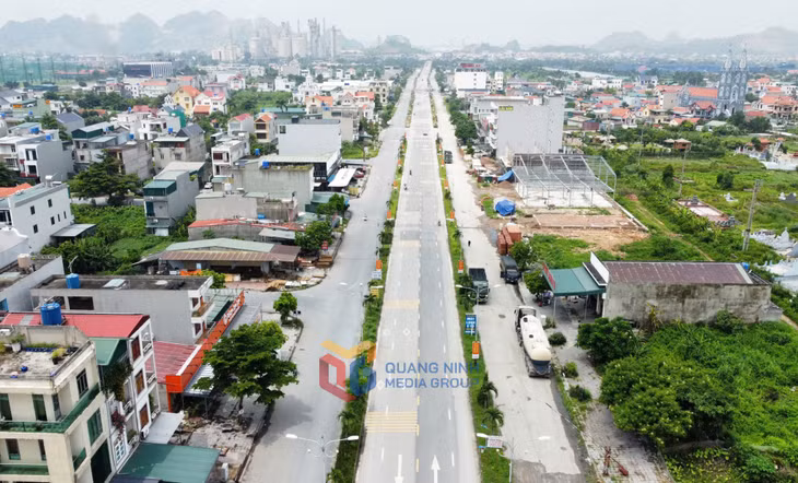 Các tuyến đường giao thông được nâng cấp, mở rộng; hệ thống điện chiếu sáng, cây xanh, thoát nước... được đầu tư đồng bộ, góp phần làm thay đổi rõ nét diện mạo đô thị và nâng cao chất lượng sống của người dân.
