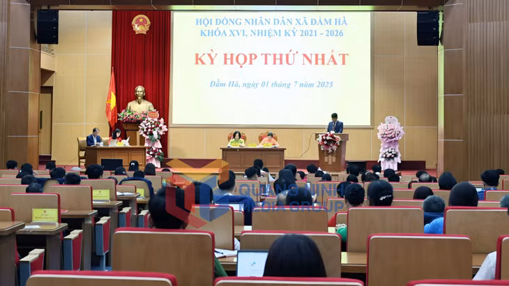 Quang cảnh kỳ họp thứ nhất, khóa XVI, nhiệm kỳ 2021- 2026 của HĐND xã Đầm Hà (7-2025). Ảnh: PV