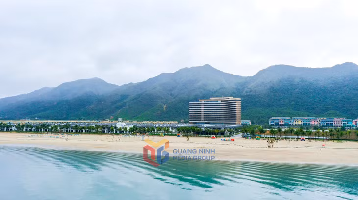 Tổ hợp du lịch nghỉ dưỡng Sonasea Vân Đồn Harbor City.