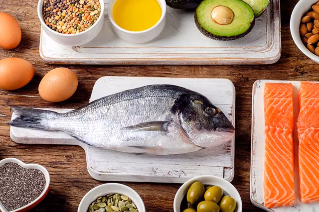 Cá béo bổ sung nhiều vitamin DVitamin D rất cần thiết cho sức khỏe xương.
