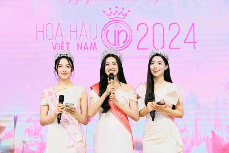 Top 3 Hoa hậu Việt Nam 2024 giao lưu với báo chí chiều 1-7 - Ảnh: BTC