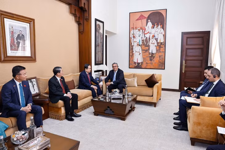 Chủ tịch Quốc hội Trần Thanh Mẫn hội kiến Thủ tướng Morocco Aziz Akhannouch. (Ảnh: TTXVN)