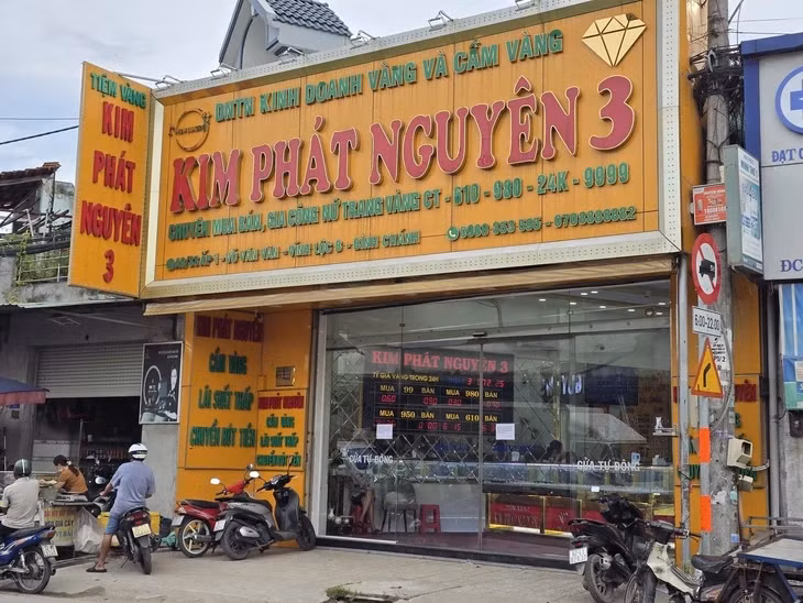 Tiệm vàng nơi xảy ra vụ việc - Ảnh: MINH HÒA
