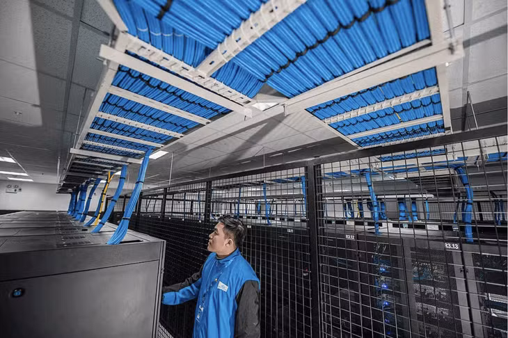 Các trung tâm dữ liệu cũng đang chịu sự giám sát ngày càng tăng về mặt môi trường, chủ yếu vì lượng điện năng khổng lồ mà chúng tiêu thụ - Ảnh: DAODUCQUAN/CC BY-SA 4.0.