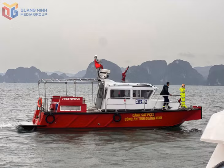 Các phương tiện cứu hộ, cứu nạn được huy động tối đa để tìm kiếm.