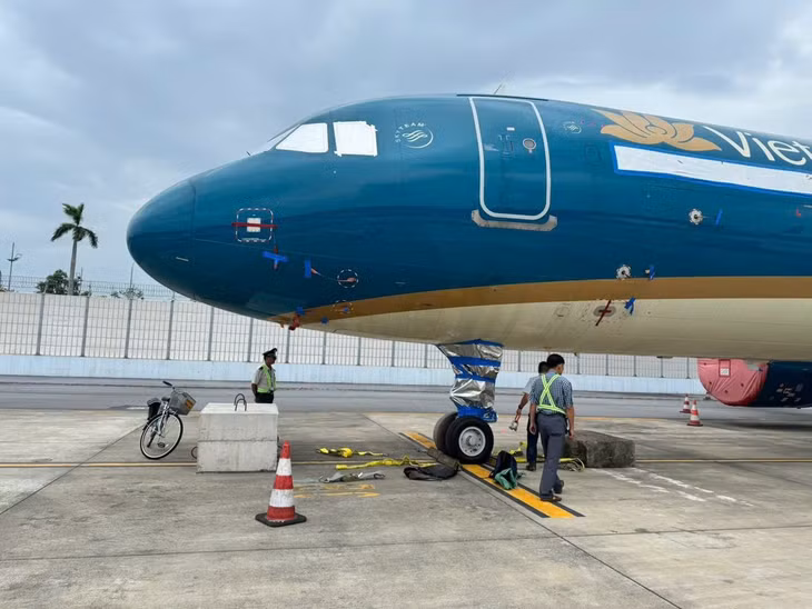 Sân bay Quốc tế Nội Bài chằng néo tàu bay phòng chống bão số 3 Wipha. Ảnh: ACV