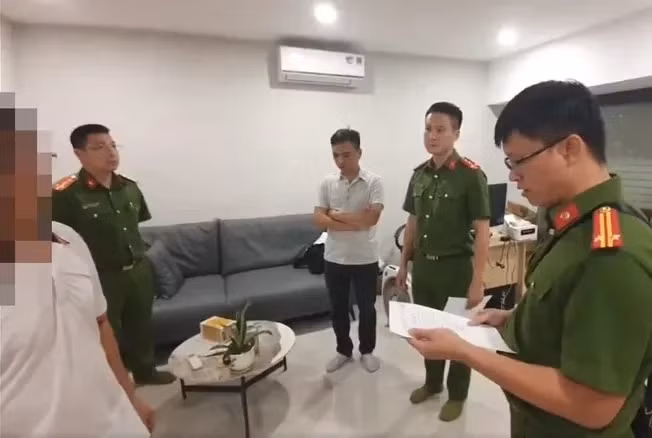 Chỉ trong vòng chưa đầy 1 tháng trở lại đây, cơ quan Cảnh sát điều tra Công an TP Hà Nội đã phối hợp với thuế Hà Nội, làm rõ và khởi tố 3 vụ chủ shop bán hàng online có hành vi trốn thuế.