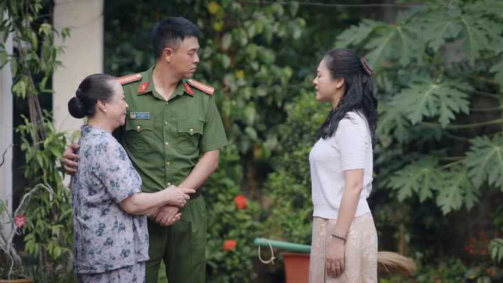 Cảnh trong phim “Có anh, nơi ấy bình yên”. (Ảnh: VFC)