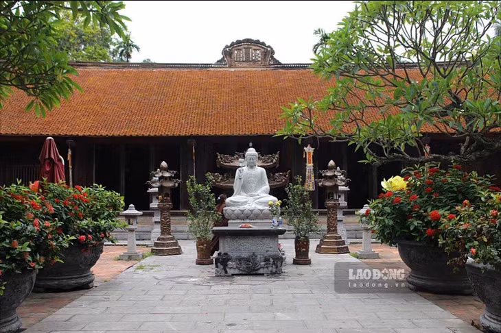 Mới đây, chùa Vĩnh Nghiêm (tên chữ là Vĩnh Nghiêm Tự) nằm trong quần thể di tích và danh thắng Yên Tử - Vĩnh Nghiêm - Côn Sơn, Kiếp Bạc vừa được công nhận là di sản văn hóa thế giới. Chùa có vai trò đặc biệt quan trọng trong lịch sử Phật giáo thời Trần nói riêng cũng như lịch sử Phật giáo Việt Nam nói chung.