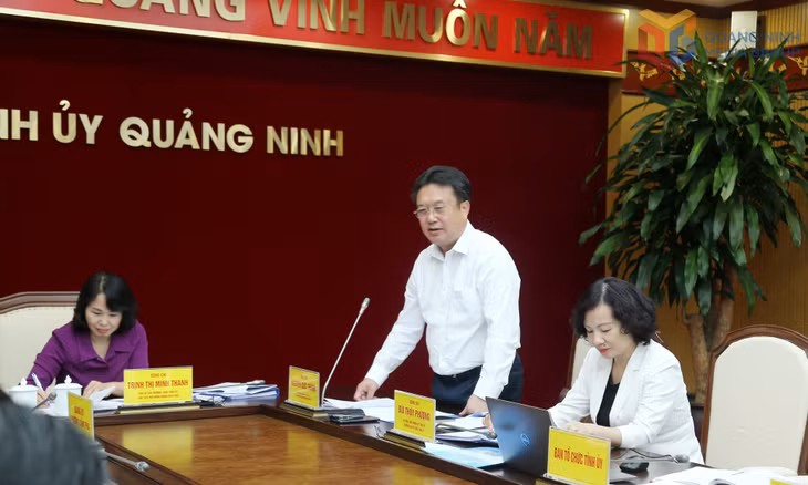 Đồng chí Nguyễn Đức Thành, Ủy viên Ban Thường vụ Tỉnh ủy, Chủ nhiệm Ủy ban Kiểm tra Tỉnh ủy, phát biểu tại cuộc họp.