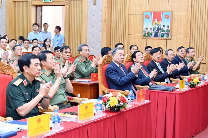 Tổng Bí thư Tô Lâm và các đồng chí lãnh đạo Đảng, Nhà nước, các đại biểu tham dự buổi gặp mặt. (Ảnh: Đăng Khoa)