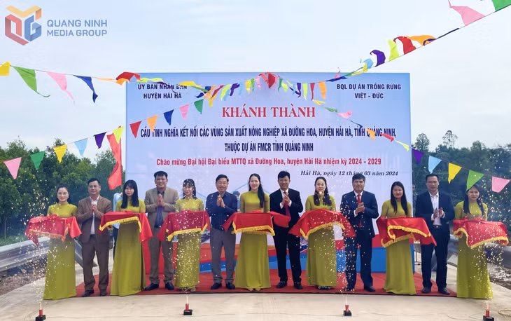 Cầu Tình Nghĩa được hoàn thiện và đưa vào sử dụng từ tháng 3/2024, góp phần hoàn thiện hạ tầng, tạo động lực phát triển cho xã Đường Hoa.