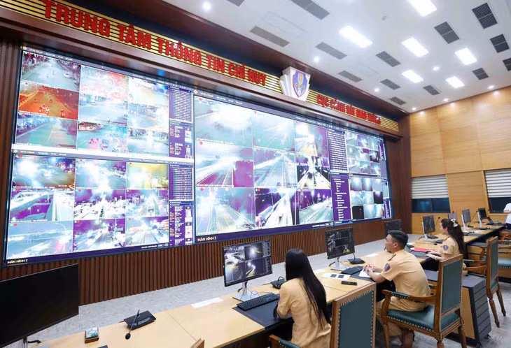 Trung tâm còn có nhiệm vụ hỗ trợ điều tra giải quyết tai nạn giao thông. Ảnh: Việt Dũng