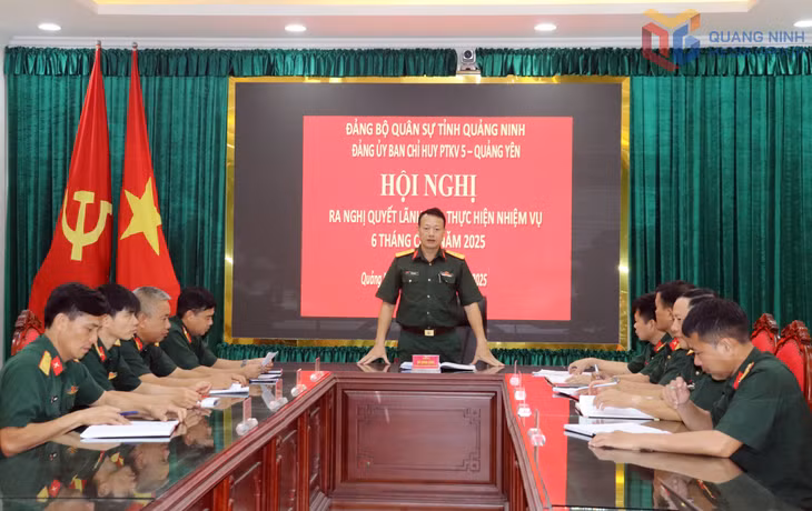 Đảng uỷ Ban Chỉ huy PTKV 5 - Quảng Yên tổ chức hội nghị ra Nghị quyết lãnh đạo thực hiện nhiệm vụ 6 tháng cuối năm 2025.