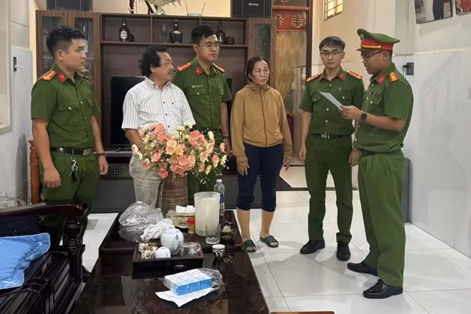 Cơ quan Công an ra quyết định tạm giữ đối với vợ chồng Huỳnh Thị Thu Thuỷ và Trần Đức Ngữ. Ảnh: Công an TP Đà Nẵng