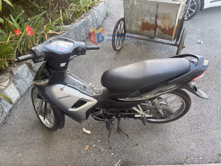 Chiếc xe máy tang vật vụ án.