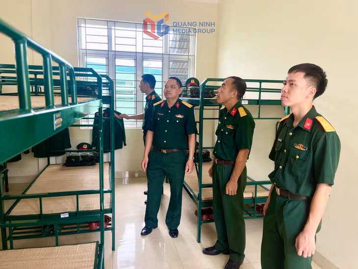 Ban Chỉ huy PTKV 4 - Hạ Long nhanh chóng sắp xếp, bố trí chỗ ở cho cán bộ, chiến sĩ sau sáp nhập, kiện toàn các cơ quan quân sự.