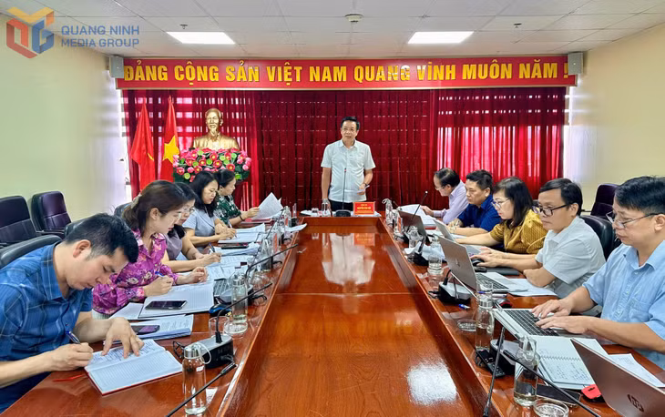 Đồng chí Nguyễn Văn Hồi, Ủy viên Ban Thường vụ Tỉnh ủy, Chủ tịch Ủy ban MTTQ tỉnh, Phó Bí thư Thường trực Đảng ủy các cơ quan Đảng tỉnh chủ trì hội nghị