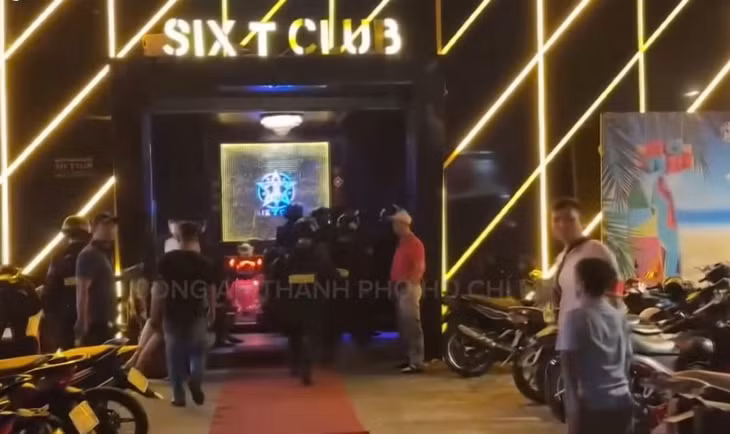 3 quán bar trên địa bàn TPHCM bị công an kiểm tra xử lý. Ảnh: Công an TPHCM