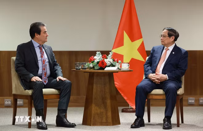 Thủ tướng Phạm Minh Chính tiếp lãnh đạo Tập đoàn MK Group. (Ảnh: Dương Giang/TTXVN)