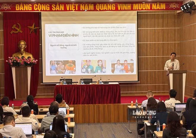 Ông Lê Quang Tự Do, Cục trưởng Cục Phát thanh truyền hình và Thông tin điện tử phát biểu tại Hội nghị. Ảnh: Phạm Huyền