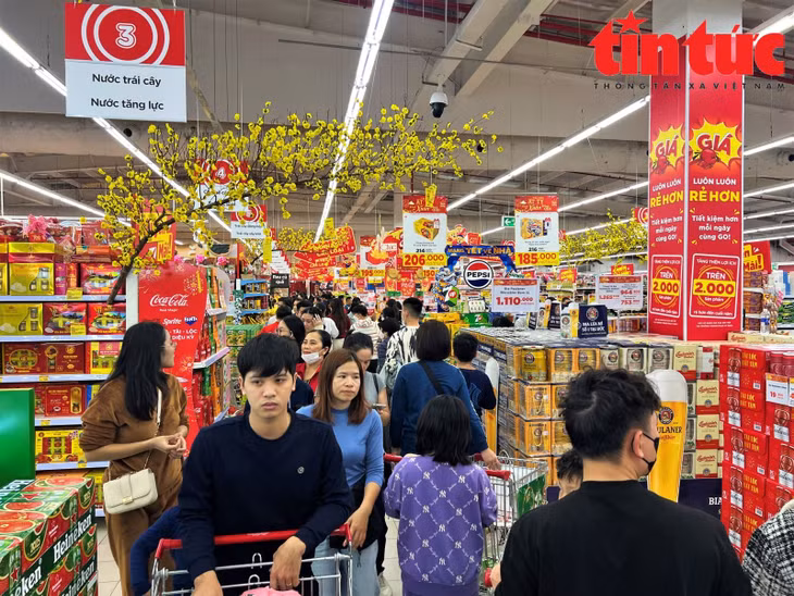 CPI 6 tháng đầu năm 2025 tăng 3,27% so với cùng kỳ năm trước.