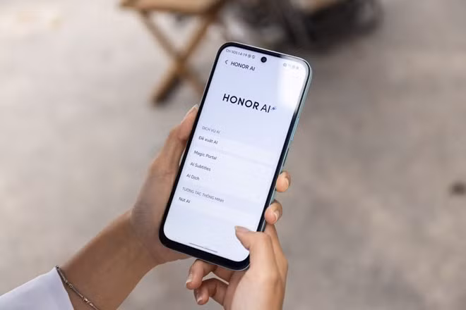 Chỉ với mức giá dưới 5 triệu đồng, người tiêu dùng Việt Nam đã có thể sở hữu một chiếc smartphone có những tính năng AI cơ bản. Ảnh: My Phan