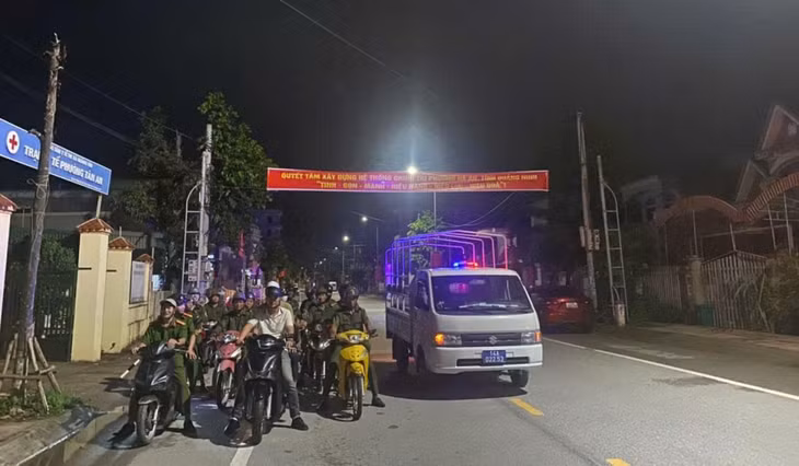 Công an phường Hà An tăng cường tuần tra ban đêm. Ảnh: Công an tỉnh