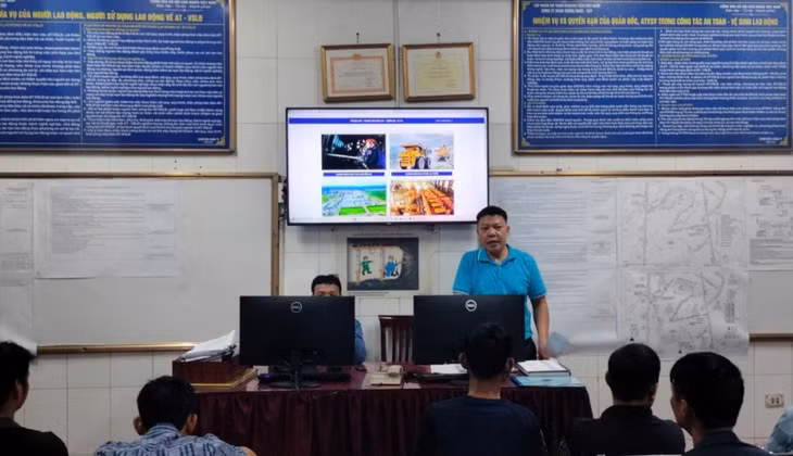 Phân xưởng Khai thác 3 (Công ty Than Thống Nhất) tổ chức huấn luyện tăng cường tự chủ an toàn cho người lao động. Ảnh: Công ty Than Thống Nhất