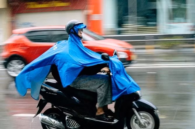 Hôm nay 31/7, thời tiết Nam Bộ vẫn còn những cơn mưa rào - Ảnh: THANH HIỆP