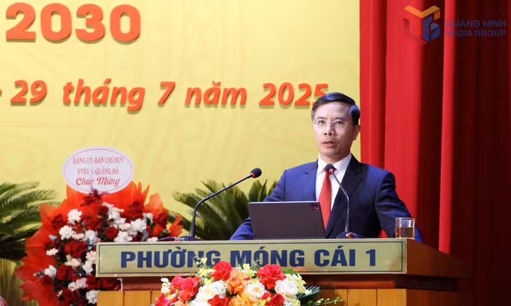Đồng chí Phạm Đức Ấn, Phó Bí thư Tỉnh ủy, Chủ tịch UBND tỉnh, phát biểu chỉ đạo Đại hội.
