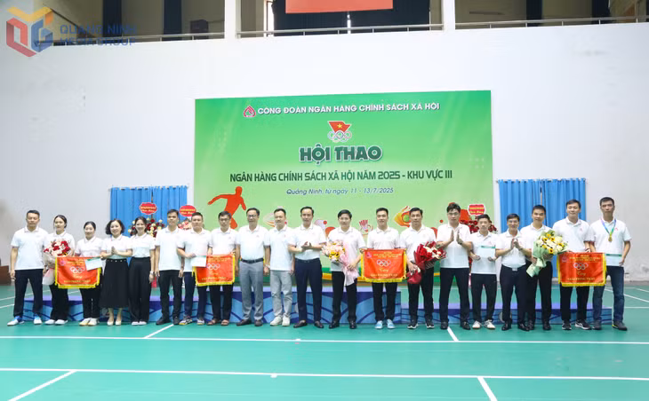 Các đoàn Quảng Ninh, Thái Nguyên, Tuyên Quang, Lào Cai nhận giải Phong trào