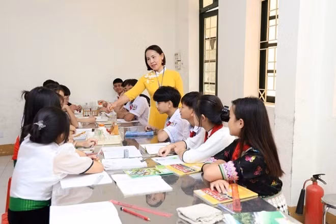 Giáo viên đạt danh hiệu "Nhà giáo ưu tú" sẽ nhận mức thưởng mới. Ảnh: Khánh Linh