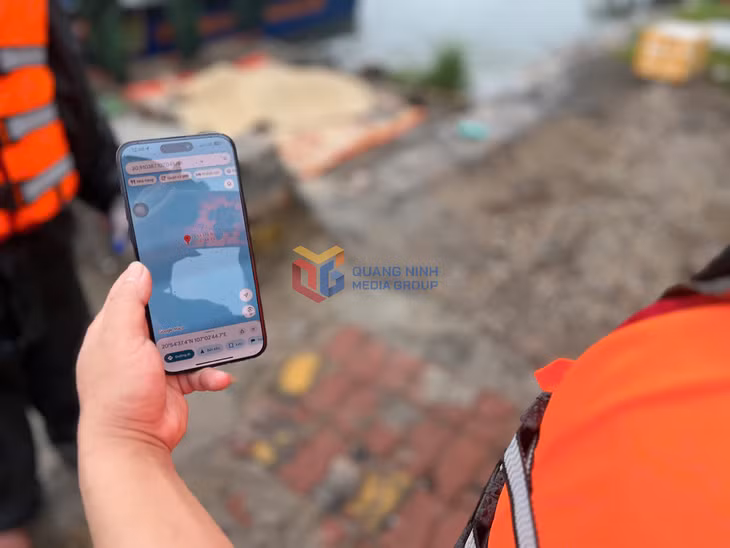 Vị trí phát hiện thi thể cách vị trí tàu lật (ngày 19/7) khoảng 500m.