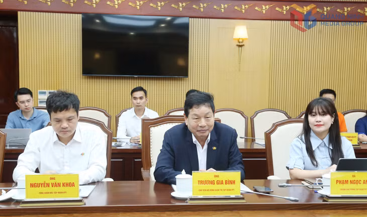 Chủ tịch HĐQT Tập đoàn FPT Trương Gia Bình phát biểu tại cuộc làm việc.
