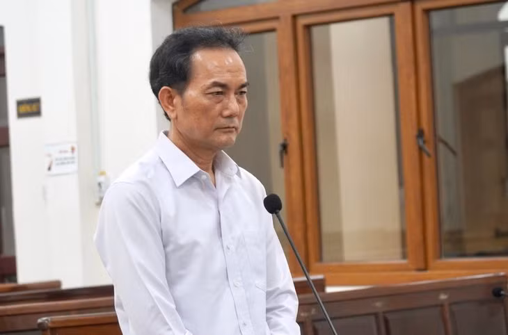 Cựu phó chủ tịch UBND tỉnh Đồng Nai Võ Văn Chánh tại tòa - Ảnh: H.M.